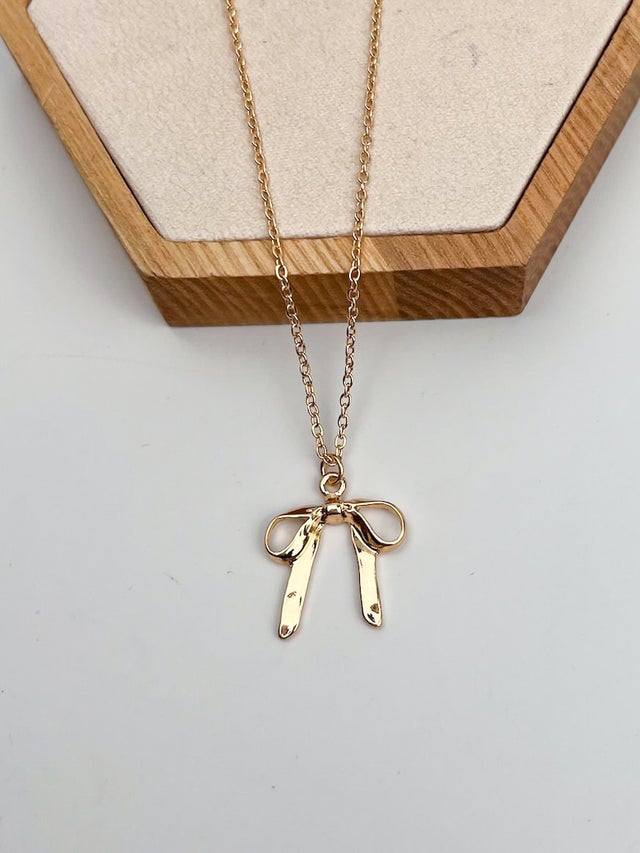 Mud pie shop initial necklace